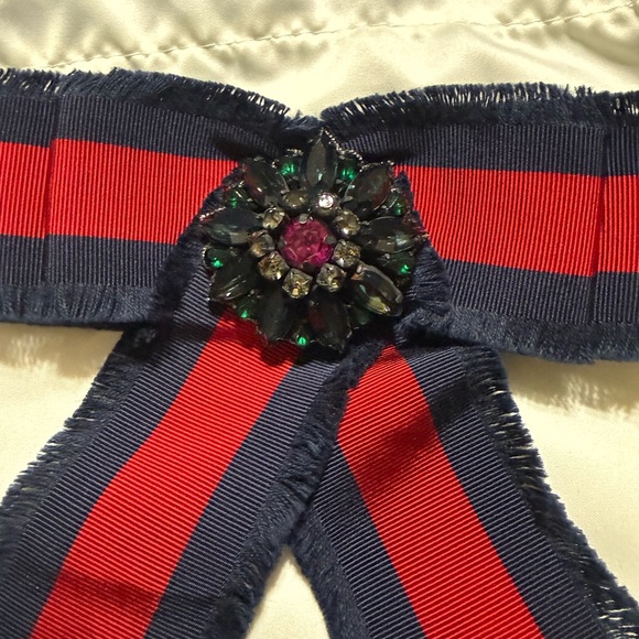 NEW!  Gucci Crystal Red Navy Grosgrain Bow Brooch - Picture 3 of 5